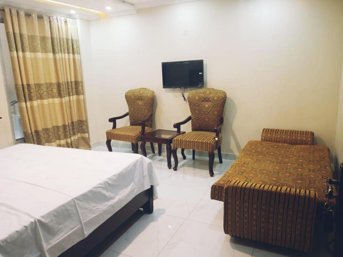 Hotel White Pearl Лахор Екстер'єр фото